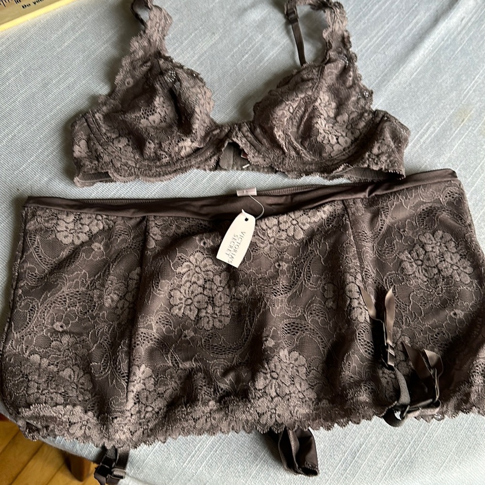 Victoria's Secret angels BRA PANTY SET ANGELS Lace 36B AND Large